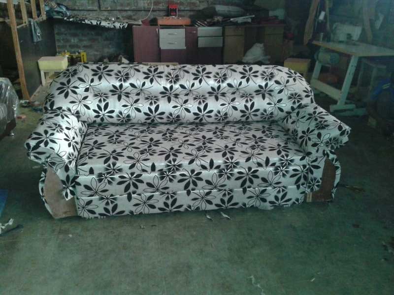 Lux Sofa 28