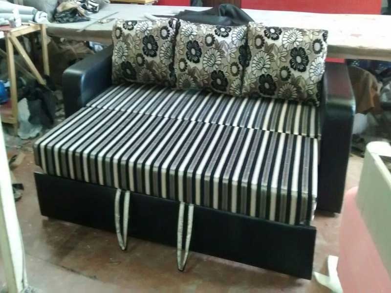 Lux Sofa 33