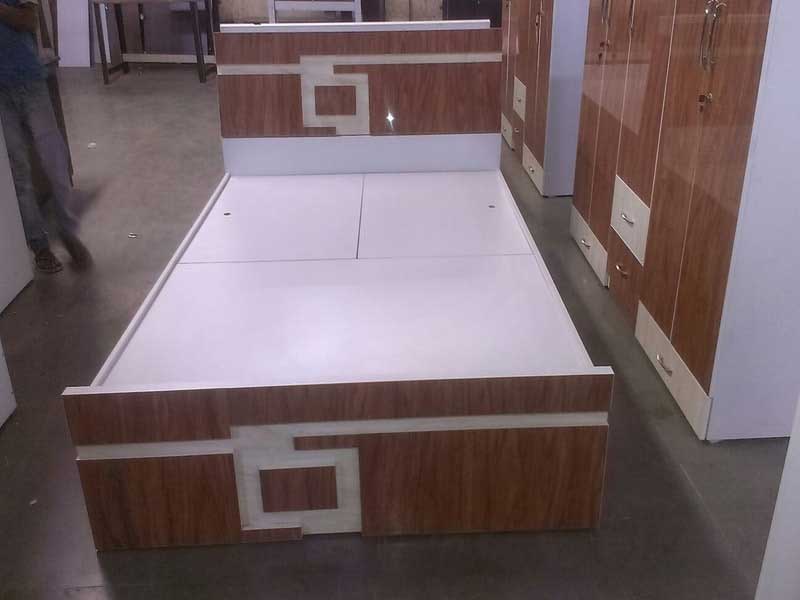 Metal Bed 4